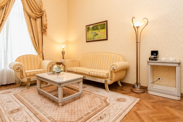 Petroff Palace Hotel